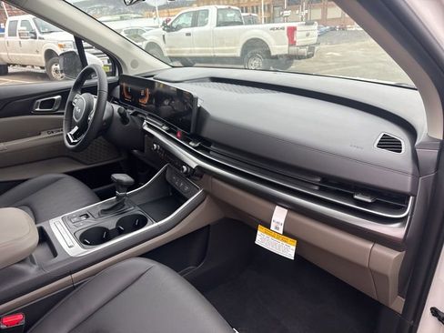 New 2026 Kia Carnival LXS image 18