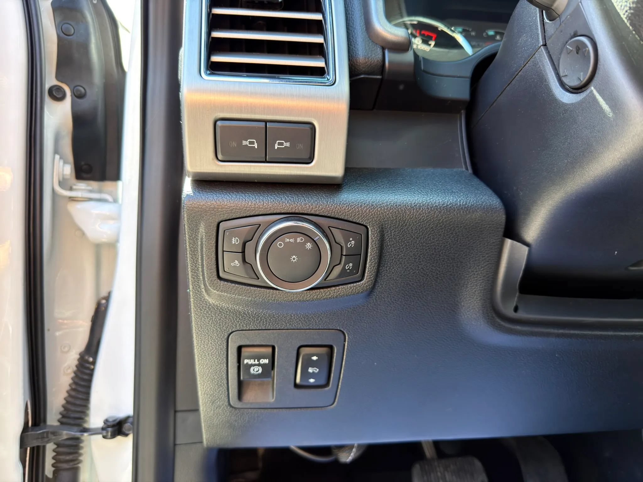 Used 2020 Ford F150 Platinum w/ Equipment Group 701A Luxury AWD/4WD image 30