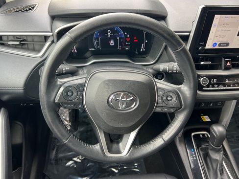 Certified 2023 Toyota Corolla Cross XLE image 18