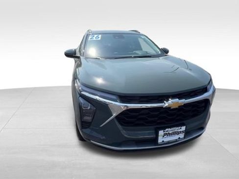 Certified 2026 Chevrolet Trax LT FWD image 9