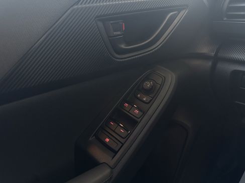 Used 2024 Subaru Crosstrek 2.0i Premium image 24