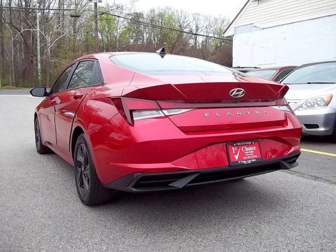 Used 2021 Hyundai Elantra SEL w/ Convenience Package image 3