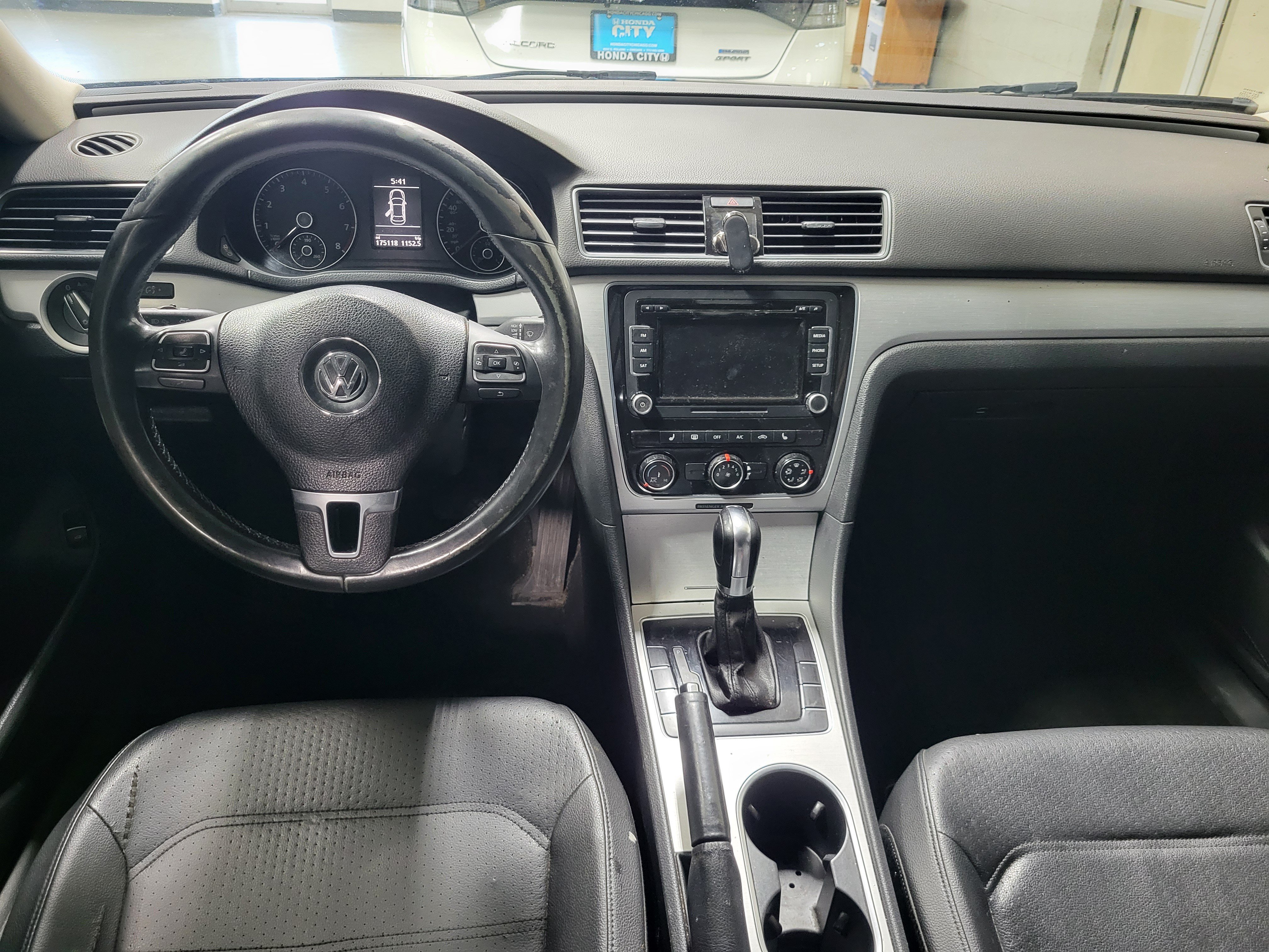 Used 2013 Volkswagen Passat 2.5 SE FWD image 12