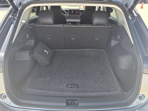 Certified 2026 Volkswagen Tiguan SE w/ Panoramic Sunroof Package FWD image 15