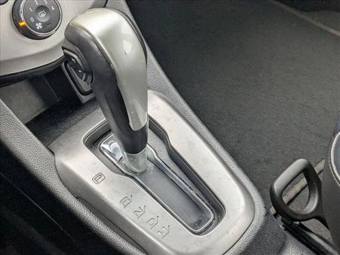 Used 2017 Chevrolet Sonic Premier image 12