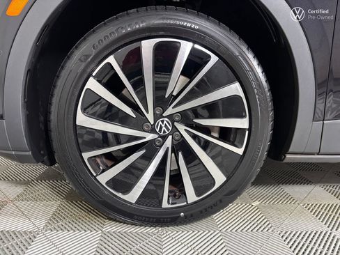 Used 2023 Volkswagen ID.4 Pro S Plus AWD/4WD image 30