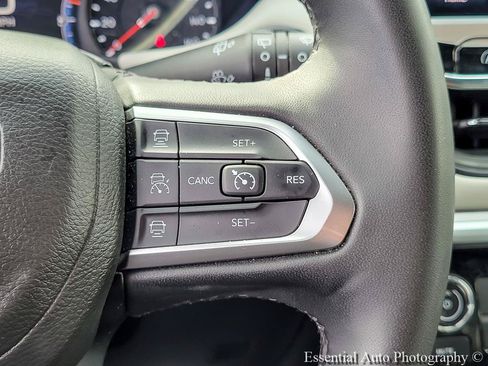 Used 2025 Jeep Compass Limited AWD/4WD image 15