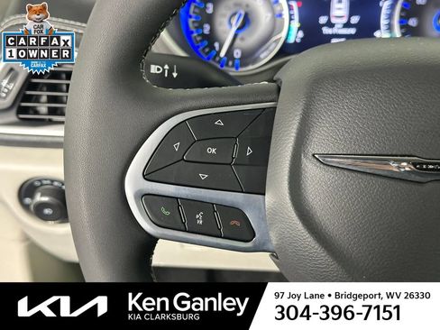Used 2023 Chrysler Pacifica Touring-L AWD/4WD image 12