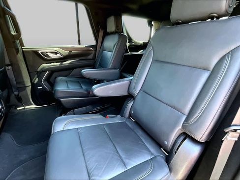 Used 2021 Chevrolet Tahoe LT w/ Luxury Package RWD image 21
