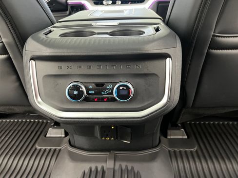 Used 2025 Ford Expedition Tremor AWD/4WD image 29