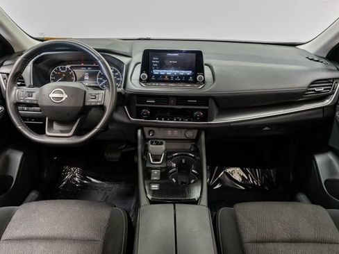 Used 2025 Nissan Rogue SV FWD image 29