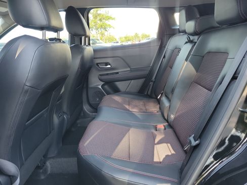 Certified 2025 Nissan Kicks SR FWD image 17