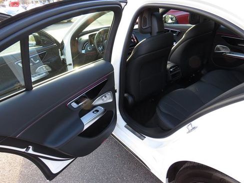 Used 2025 Mercedes-Benz E 350 4MATIC Sedan image 21