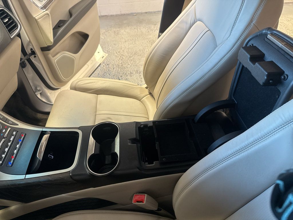 Used 2016 Lincoln MKX Reserve w/ Luxury Package FWD image 21