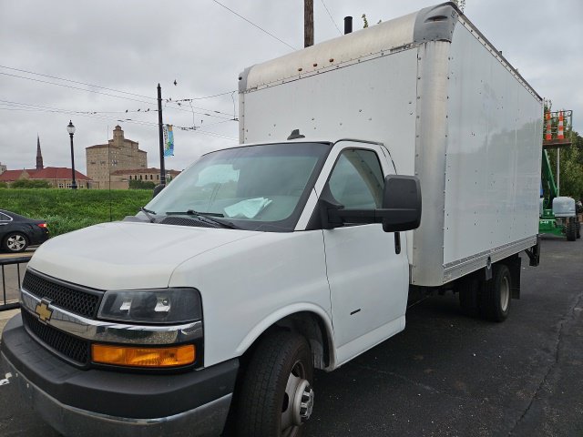 Used 2021 Chevrolet Express 3500 w/ Driver Convenience Package RWD image 7