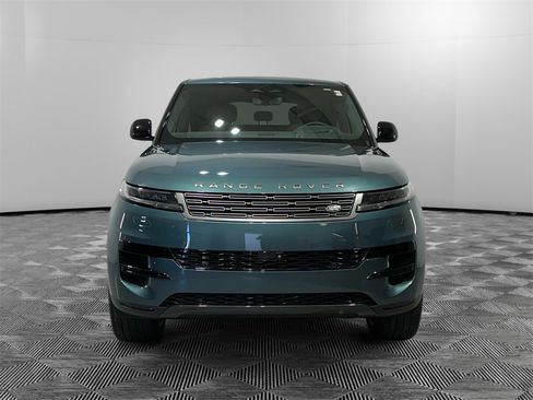 Used 2025 Land Rover Range Rover Sport SE image 8