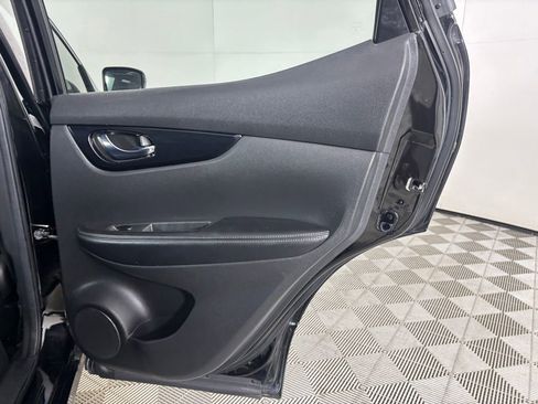 Used 2017 Nissan Rogue Sport SV AWD/4WD image 21