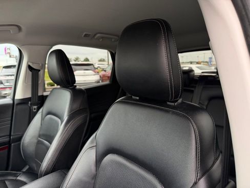 Used 2022 Ford Escape SEL AWD/4WD image 11