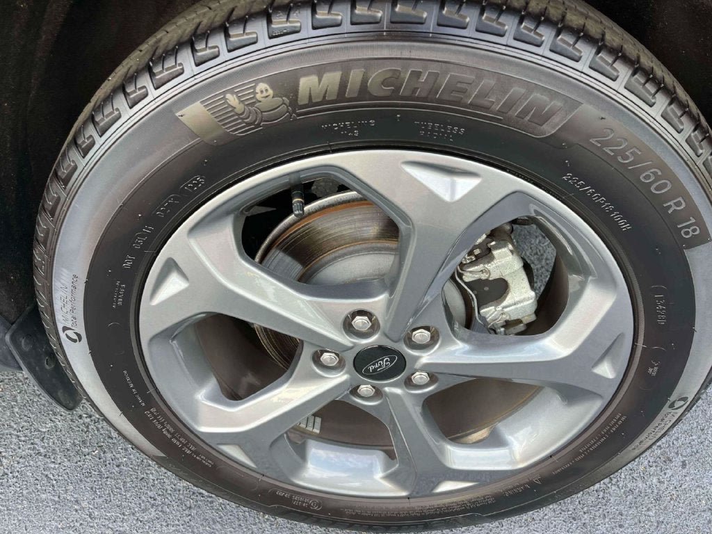 Used 2025 Ford Escape ST-Line Select AWD/4WD image 11