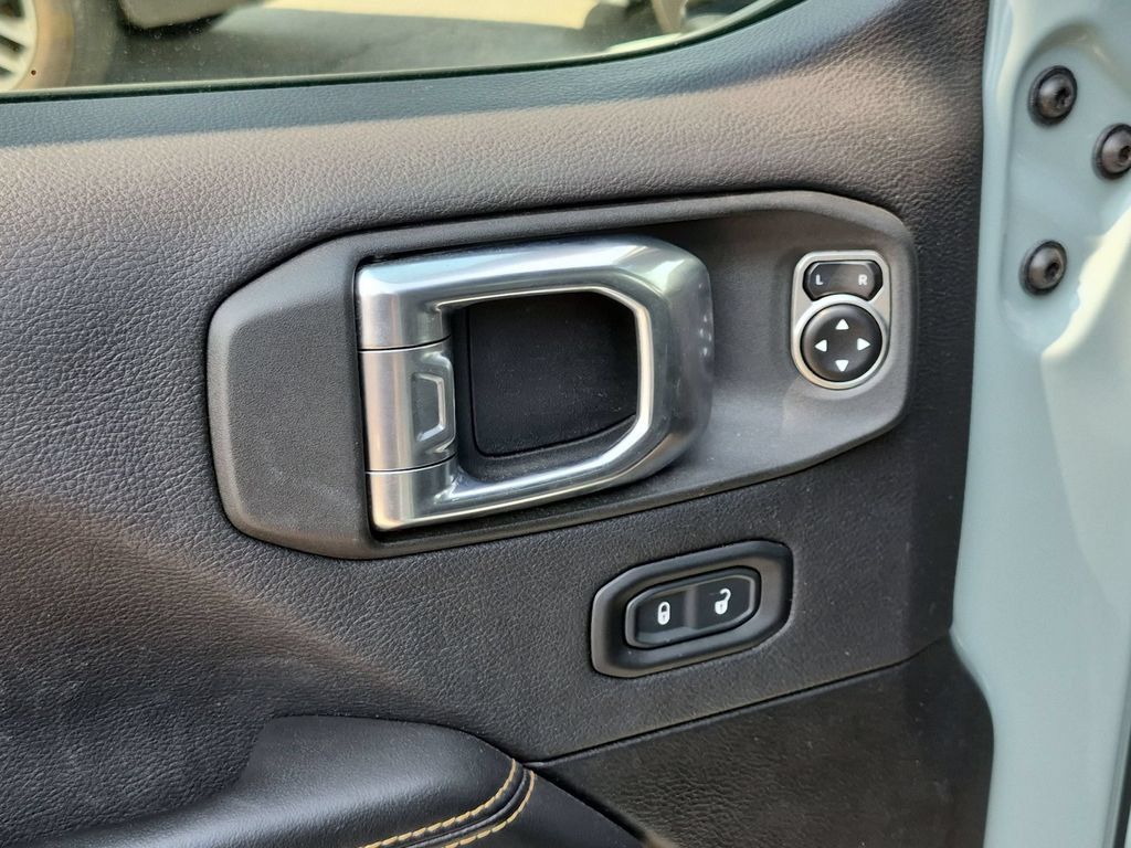 Used 2024 Jeep Wrangler Unlimited Sahara w/ Safety Group AWD/4WD image 9
