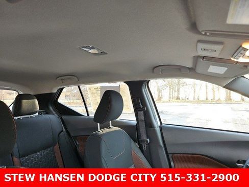 Used 2024 Nissan Kicks SR image 13