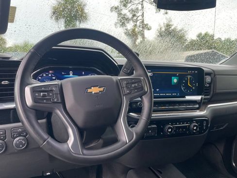 Used 2024 Chevrolet Silverado 1500 LT w/ Z71 Off-Road Package AWD/4WD image 13