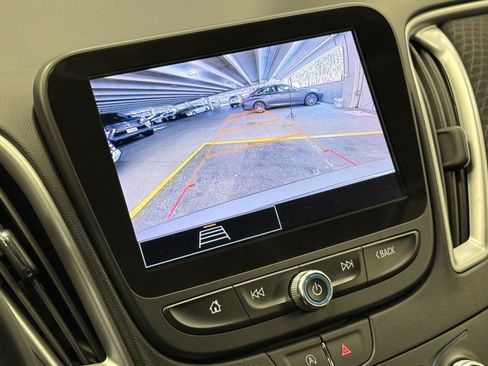 Used 2025 Chevrolet Malibu RS FWD image 23