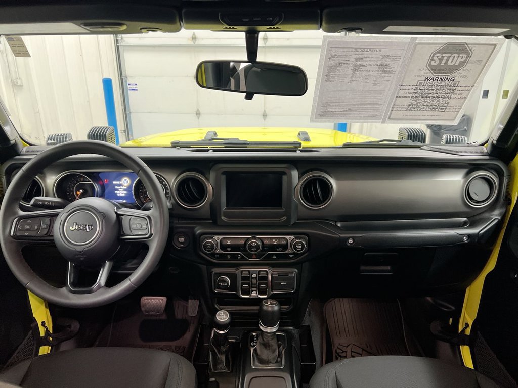 Used 2023 Jeep Gladiator Sport AWD/4WD image 10
