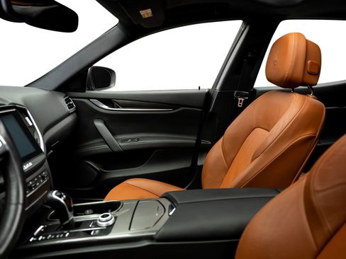 Used 2017 Maserati Ghibli RWD image 61