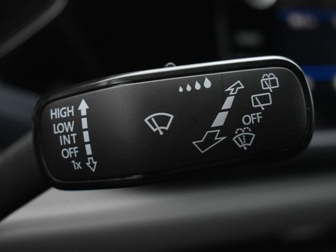 Used 2024 Volkswagen Taos SE image 24