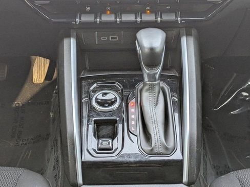 Used 2023 Chevrolet Colorado LT w/ LT Convenience Package II image 19