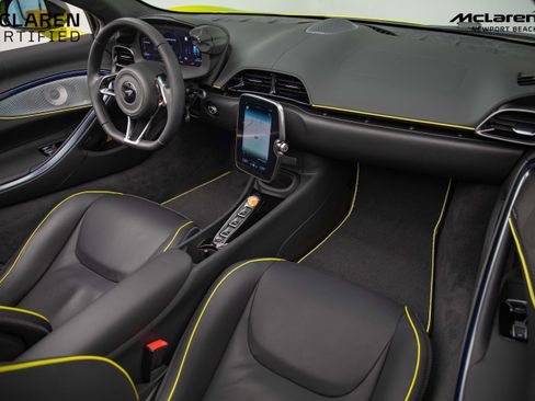 Used 2025 McLaren Artura Spider image 20