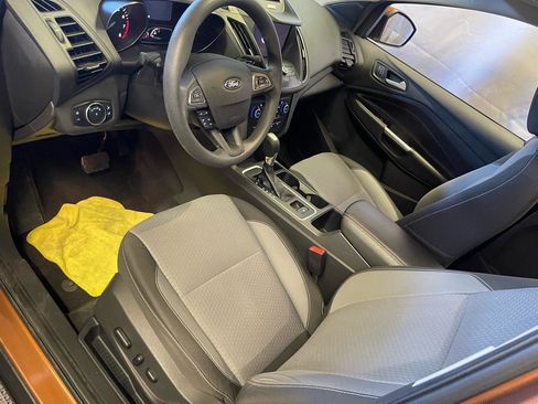 Used 2017 Ford Escape SE w/ Equipment Group 201A image 24