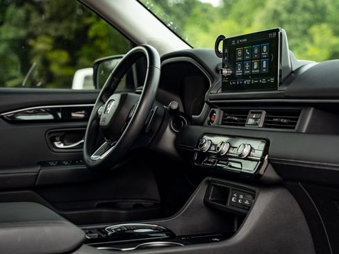 Used 2025 Honda Pilot EX-L image 12