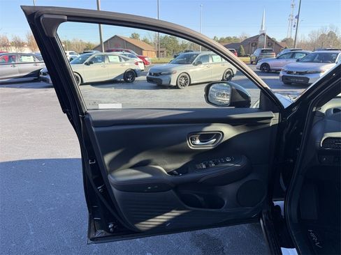 New 2026 Honda HR-V Sport image 18