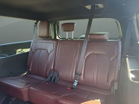 Used 2022 Ford Expedition Max Limited image 14