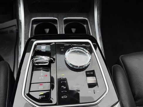 Used 2023 BMW 760i xDrive w/ Executive Package image 73