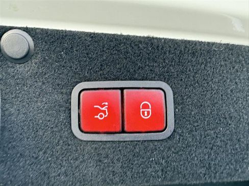 Used 2017 Mercedes-Benz S 550 4MATIC Sedan image 19