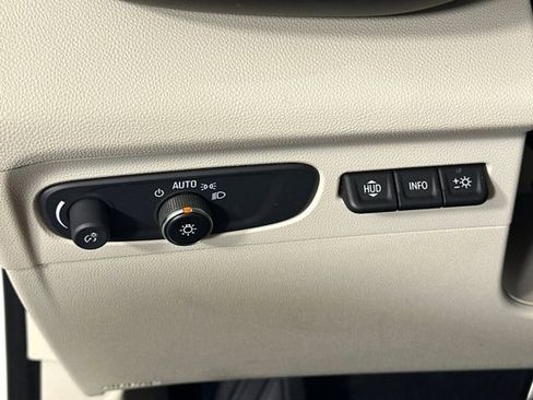 Used 2021 Buick Envision Essence w/ Technology Package I image 19