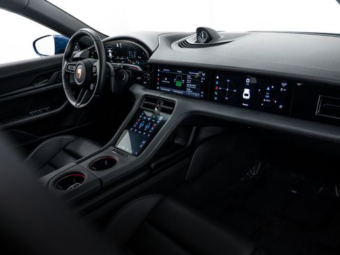 Certified 2024 Porsche Taycan 4 Cross Turismo image 16