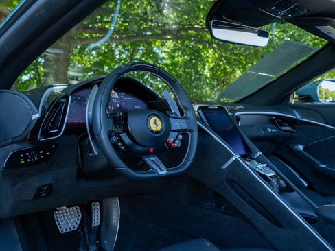 Used 2024 Ferrari Roma Spider RWD image 32