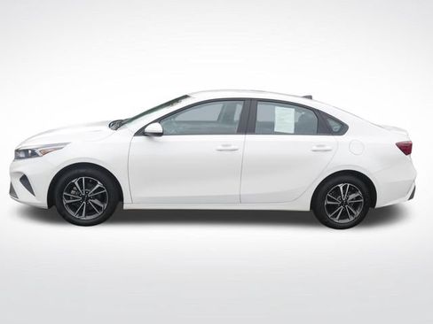 Used 2024 Kia Forte LXS FWD image 5