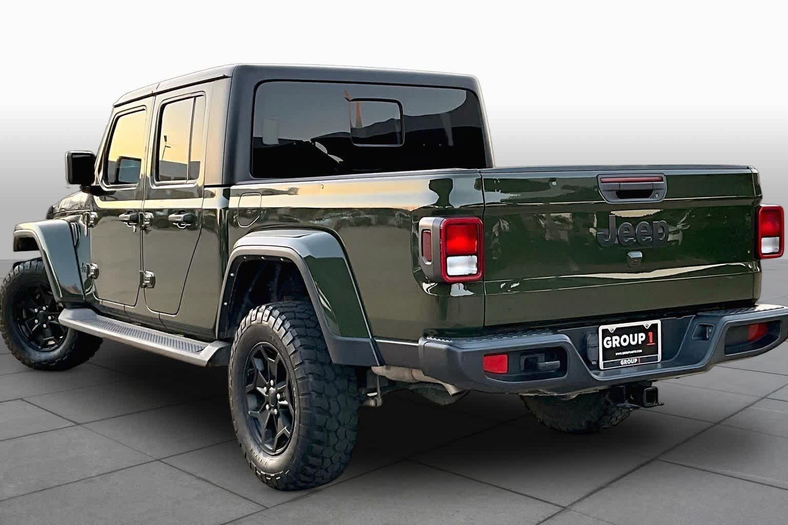 Used 2022 Jeep Gladiator Sport AWD/4WD image 11