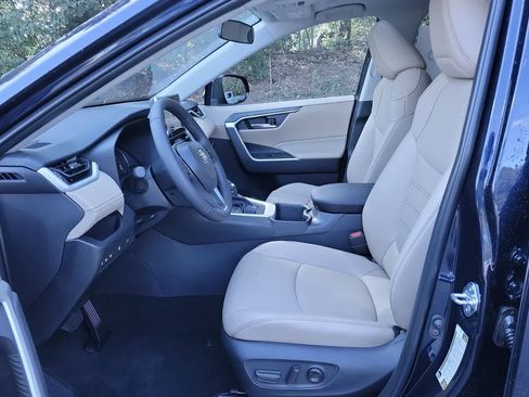 Certified 2025 Toyota RAV4 XLE Premium image 21