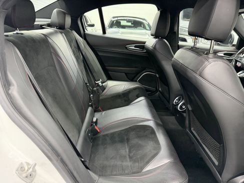 Used 2017 Alfa Romeo Giulia Quadrifoglio image 22