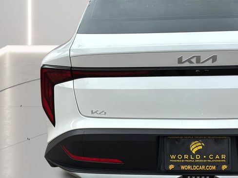 Certified 2025 Kia K4 EX image 29