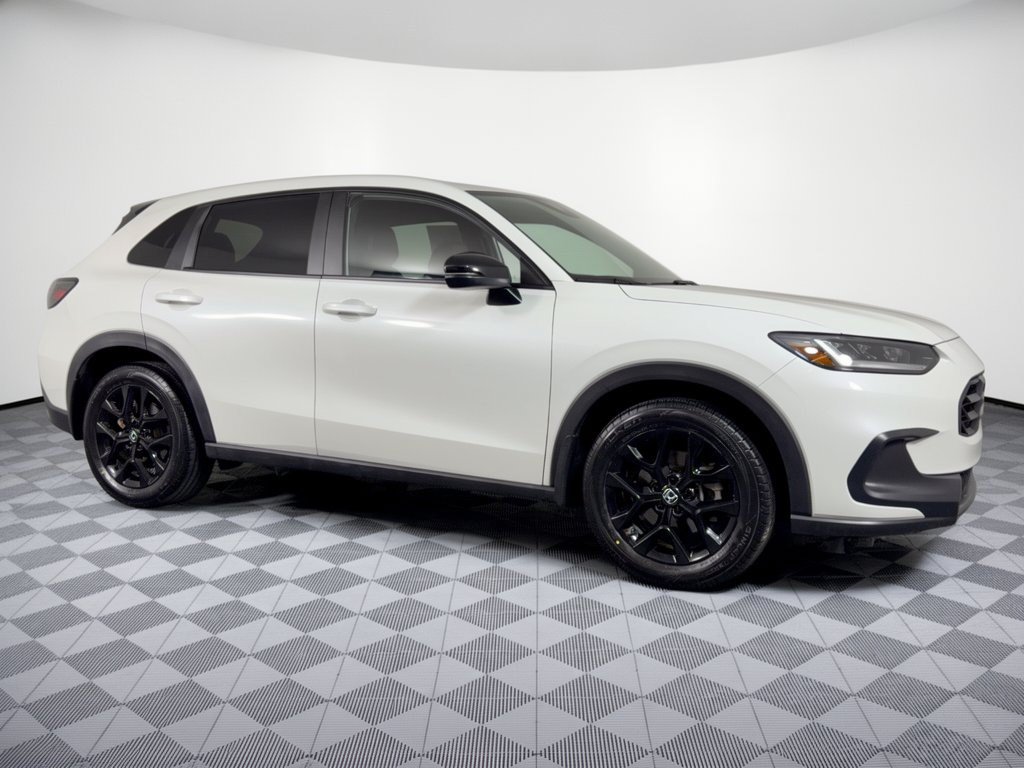 Used 2024 Honda HR-V Sport image 8