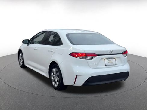 Used 2025 Toyota Corolla LE image 12