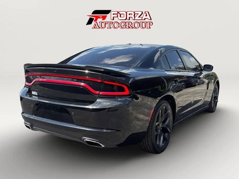 Used 2022 Dodge Charger SXT w/ Blacktop Package RWD image 6