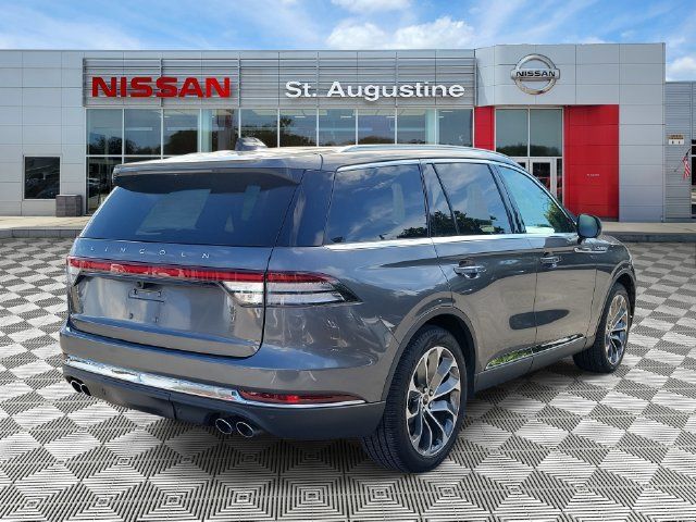 Used 2025 Lincoln Aviator Reserve w/ Illumination Package RWD image 2